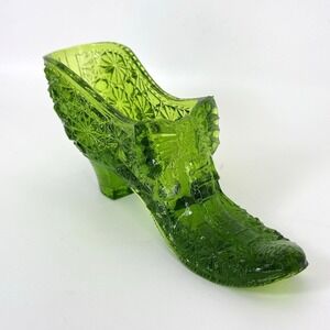 VTG Indiana Glass Daisy Button Green Glass Shoe Slipper Bow Design Collectible